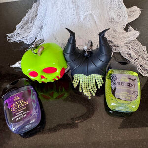Disney Evil Queen Maleficent B&BW Pocketbac Sanitizers